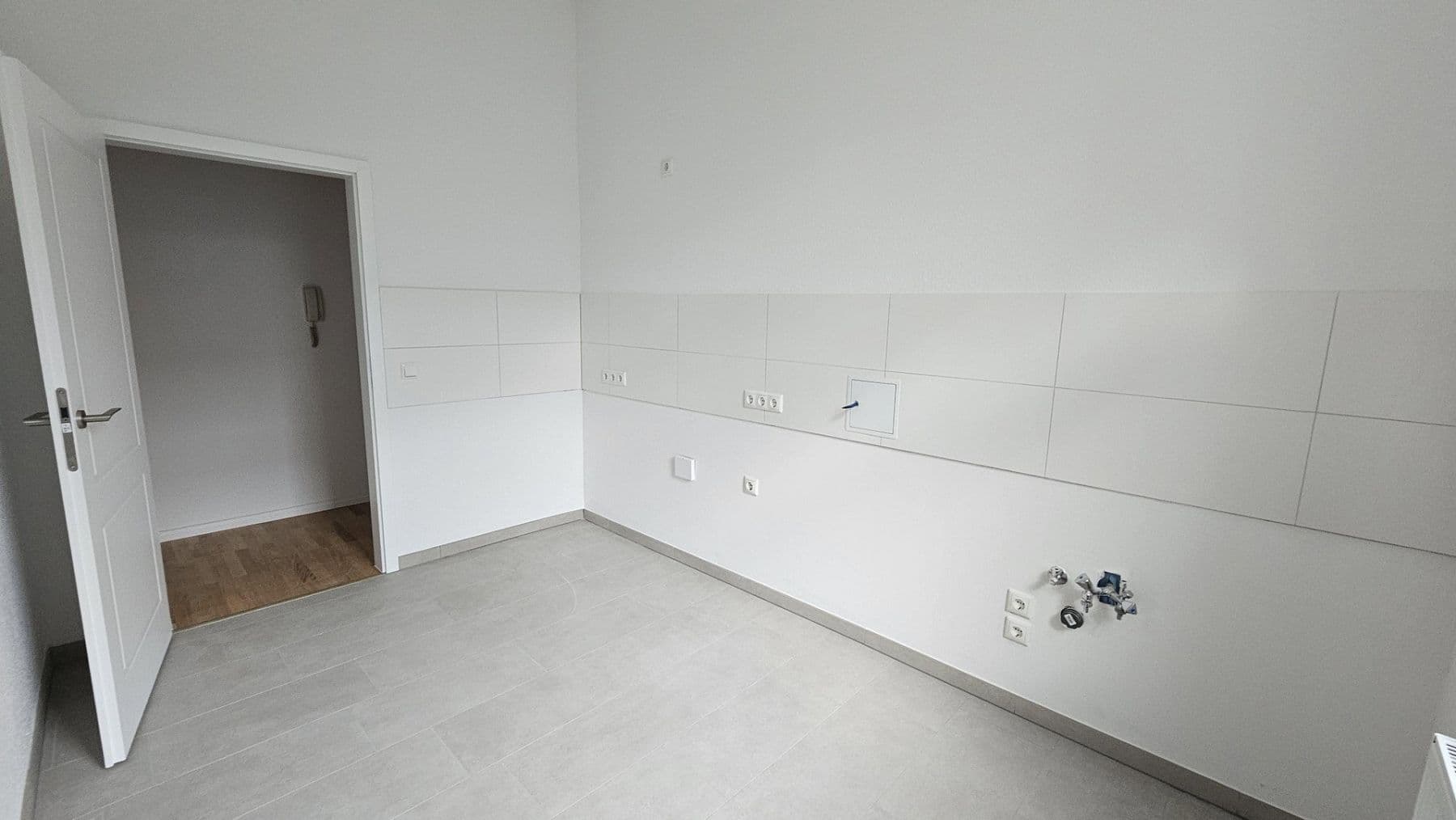 Prenájom bytu 3-izbový 56 m², Magedburg, Sasko-Anhaltsko Prenájom bytu 3-izbový 56 m², Magedburg, Sasko-Anhaltsko