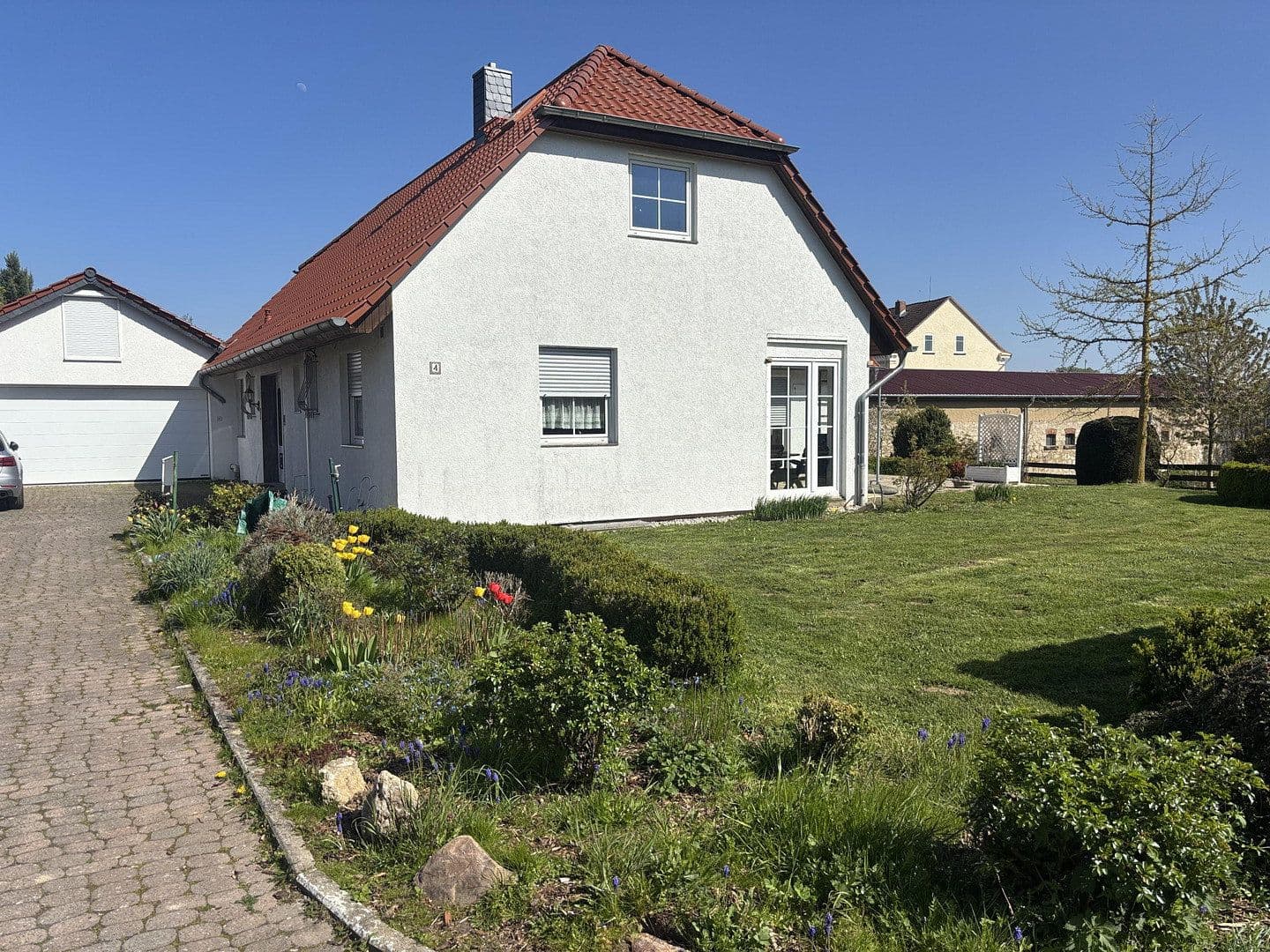 Predaj domu 190 m², pozemok 1.200 m², Frellstedt, Dolné Sasko Predaj domu 190 m², pozemok 1.200 m², Frellstedt, Dolné Sasko