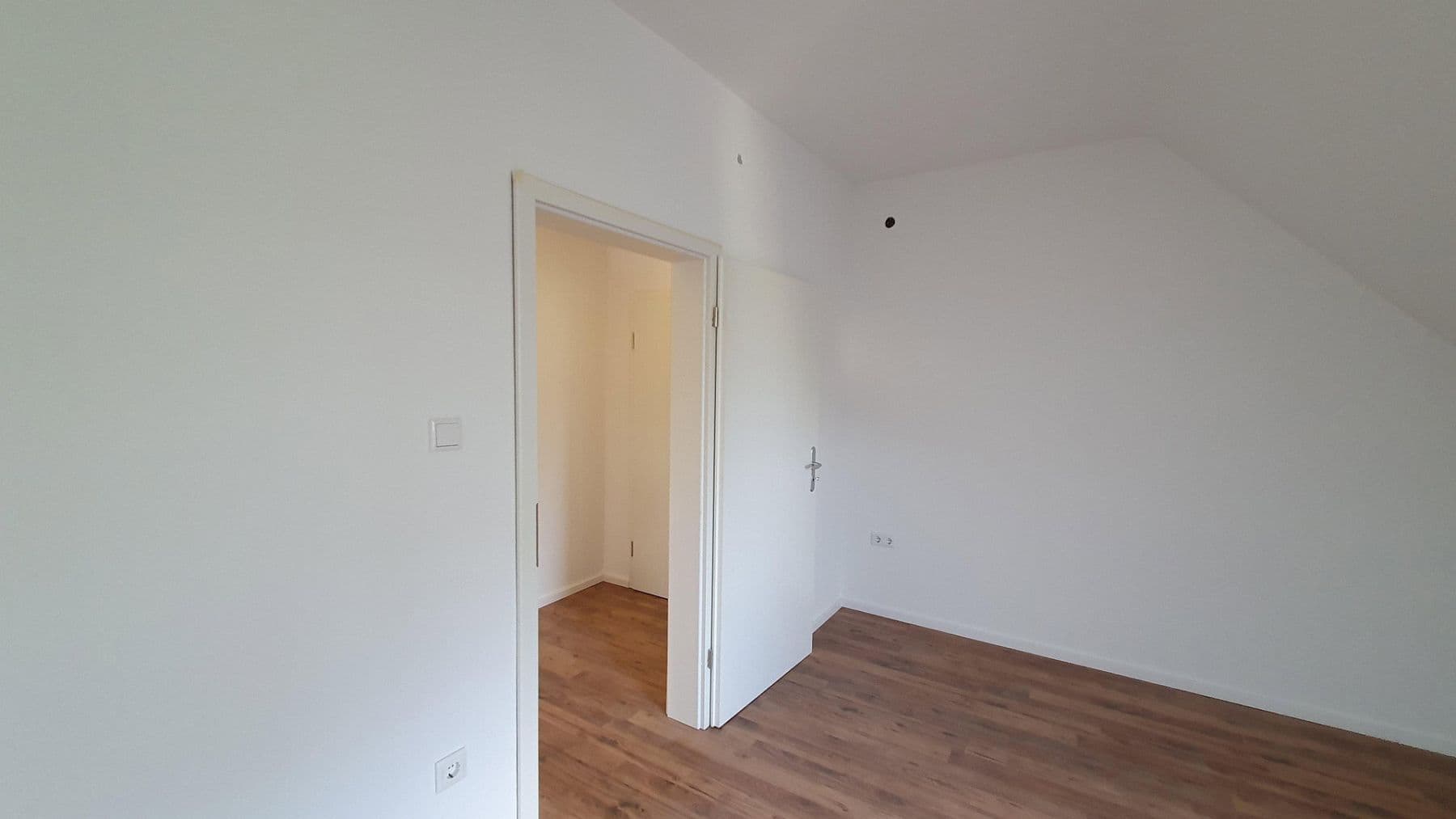 Predaj domu 511 m², pozemok 413 m², Solingen, Severné Porýnie - Westfálsko Predaj domu 511 m², pozemok 413 m², Solingen, Severné Porýnie - Westfálsko