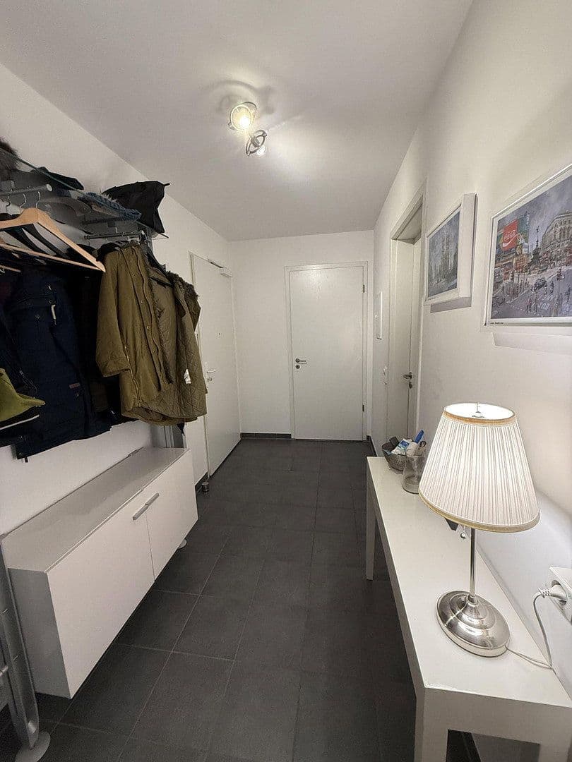 Prenájom bytu 2-izbový 71 m², Frankfurt am Main, Hesensko Prenájom bytu 2-izbový 71 m², Frankfurt am Main, Hesensko