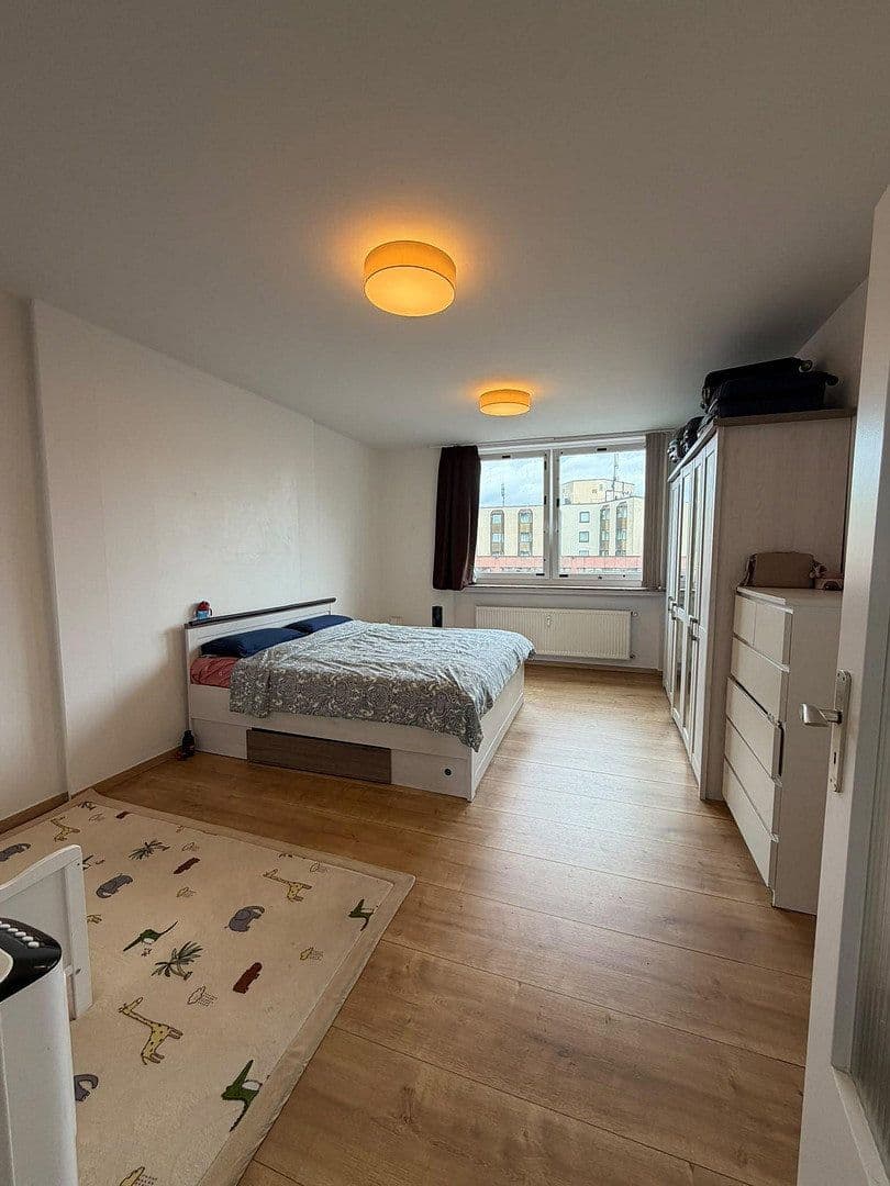 Prenájom bytu 4-izbový 135 m², Louisenstraße 69, Bad Homburg vor der Höhe, Hesensko Prenájom bytu 4-izbový 135 m², Louisenstraße 69, Bad Homburg vor der Höhe, Hesensko