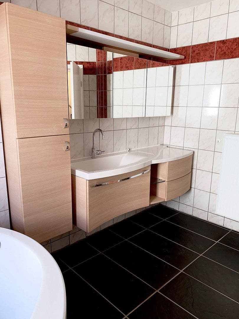 Prenájom domu 95 m², pozemok 150 m², Eschborn, Hesensko Prenájom domu 95 m², pozemok 150 m², Eschborn, Hesensko