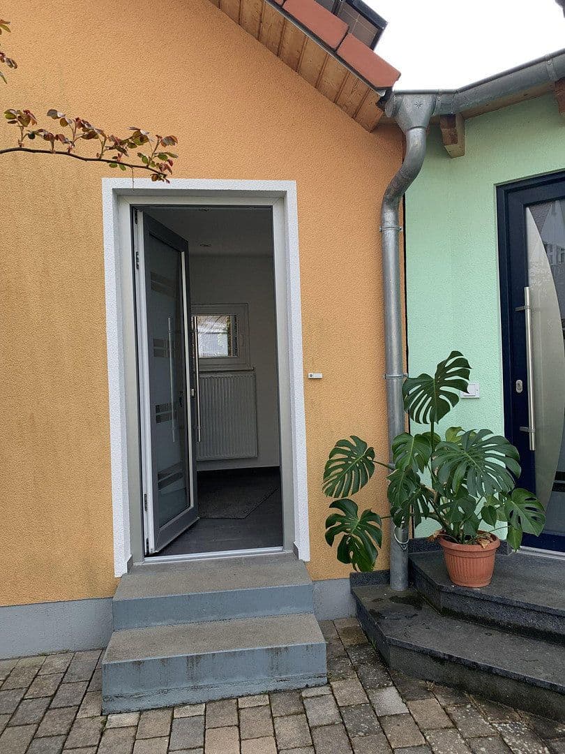 Prenájom domu 95 m², pozemok 150 m², Eschborn, Hesensko Prenájom domu 95 m², pozemok 150 m², Eschborn, Hesensko