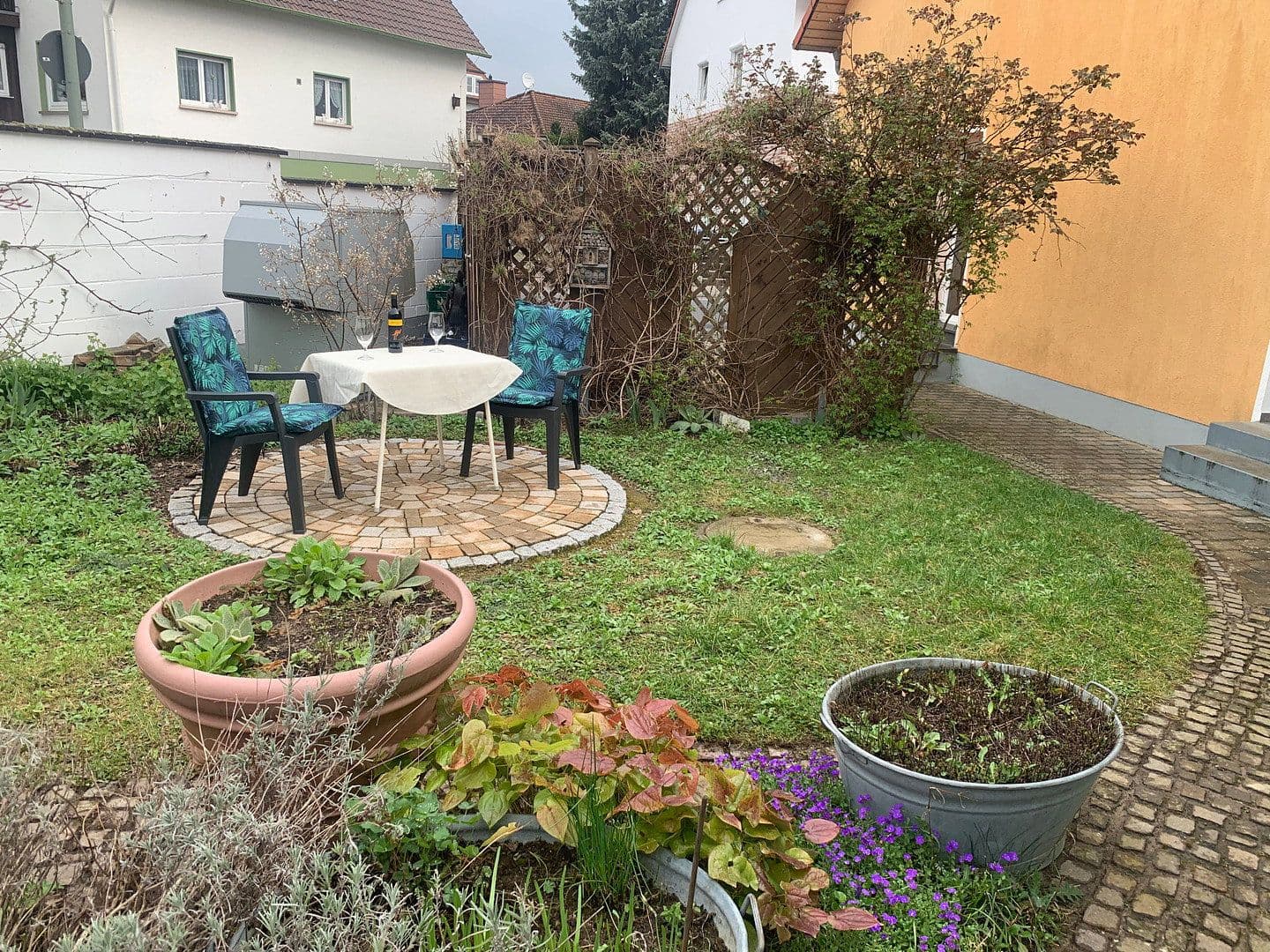 Prenájom domu 95 m², pozemok 150 m², Eschborn, Hesensko Prenájom domu 95 m², pozemok 150 m², Eschborn, Hesensko