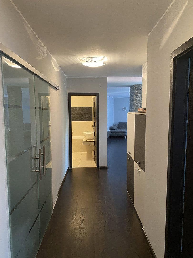 Prenájom bytu 3-izbový 80 m², Aßmannshauser Str. 3, Berlin, Berlín Prenájom bytu 3-izbový 80 m², Aßmannshauser Str. 3, Berlin, Berlín