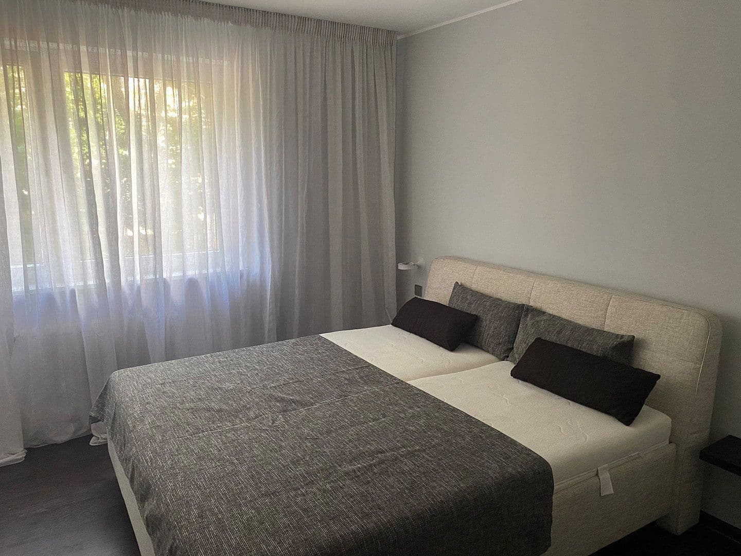 Prenájom bytu 3-izbový 80 m², Aßmannshauser Str. 3, Berlin, Berlín Prenájom bytu 3-izbový 80 m², Aßmannshauser Str. 3, Berlin, Berlín