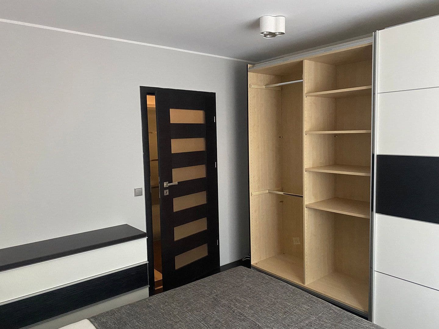 Prenájom bytu 3-izbový 80 m², Aßmannshauser Str. 3, Berlin, Berlín Prenájom bytu 3-izbový 80 m², Aßmannshauser Str. 3, Berlin, Berlín