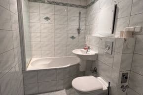 Prenájom bytu 3-izbový 69 m², Marschwitzastrasse 8, Berlin, Berlín Prenájom bytu 3-izbový 69 m², Marschwitzastrasse 8, Berlin, Berlín