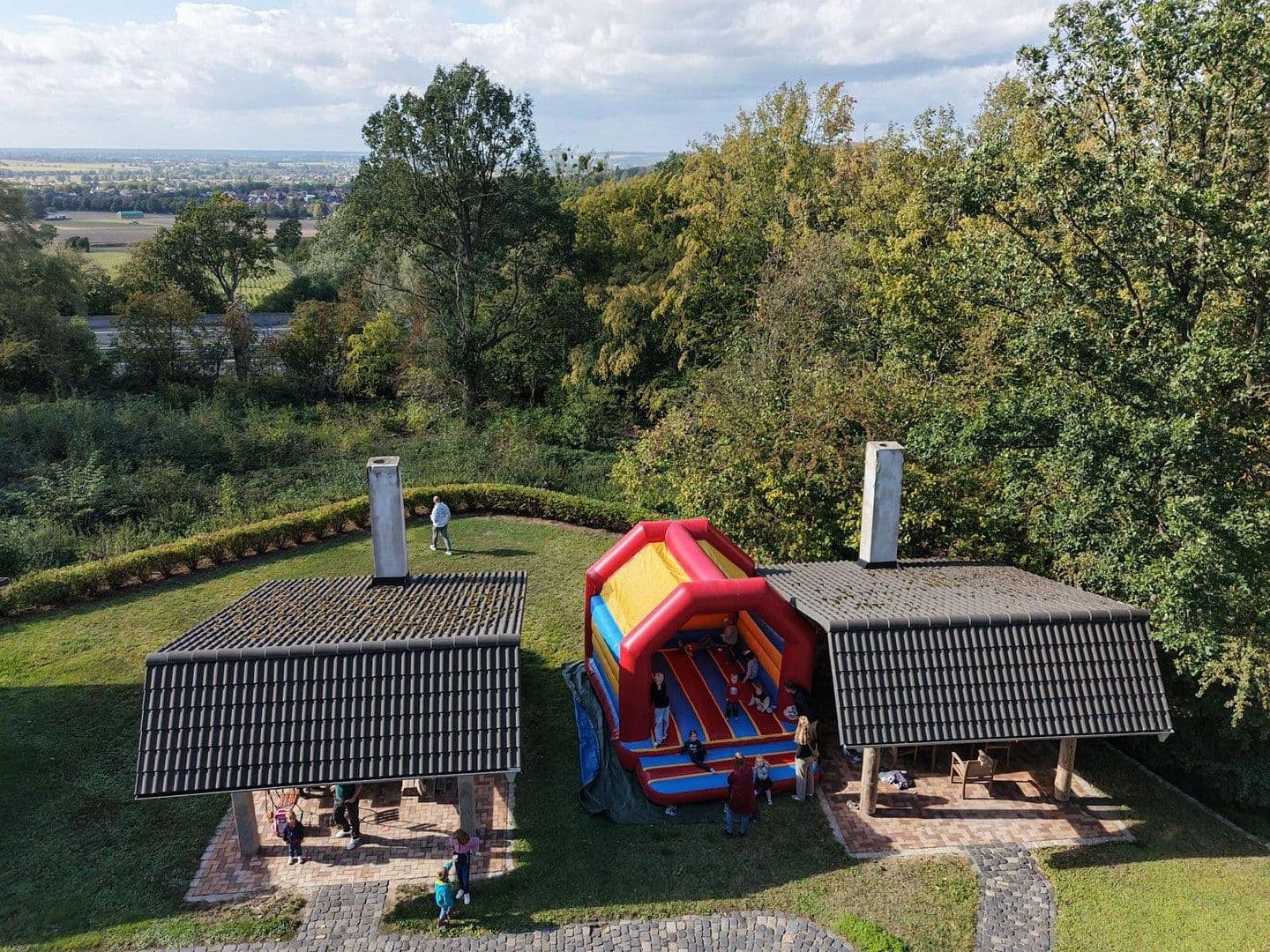 Predaj nebytového priestoru 5.560 m², Bad Nenndorf, Dolné Sasko Predaj nebytového priestoru 5.560 m², Bad Nenndorf, Dolné Sasko
