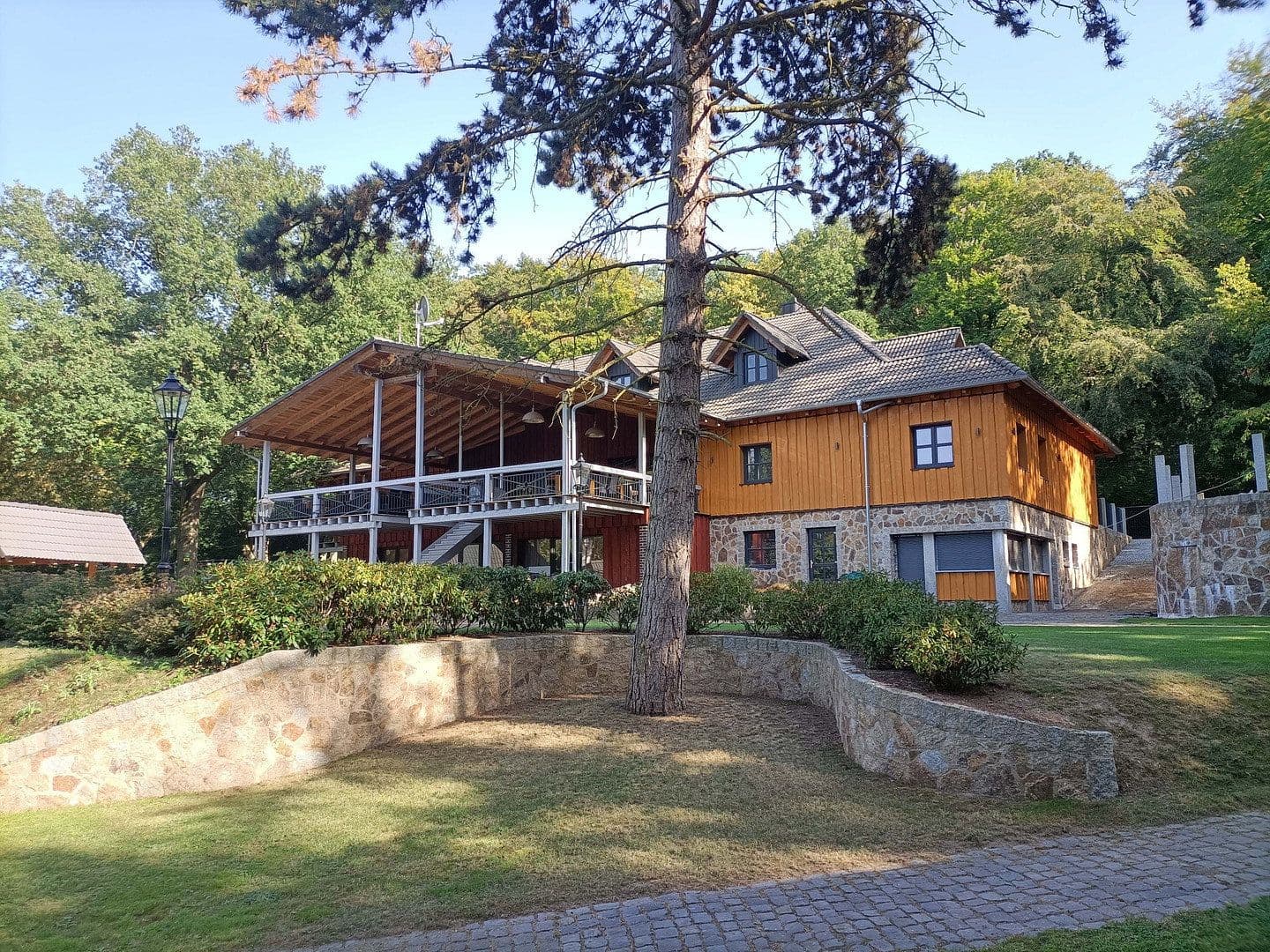 Predaj nebytového priestoru 5.560 m², Bad Nenndorf, Dolné Sasko Predaj nebytového priestoru 5.560 m², Bad Nenndorf, Dolné Sasko