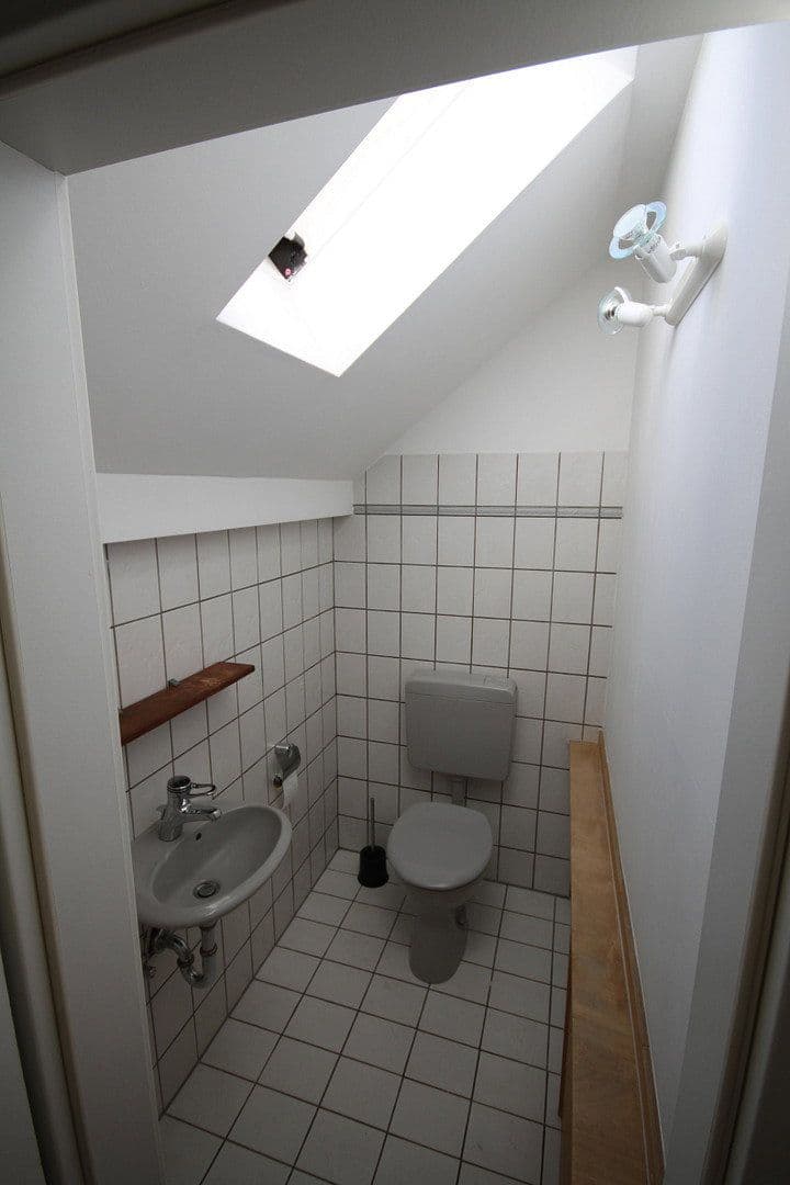 Prenájom bytu 2-izbový 90 m², Neu-Isenburg, Hesensko Prenájom bytu 2-izbový 90 m², Neu-Isenburg, Hesensko