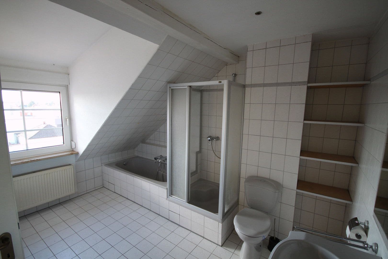 Prenájom bytu 2-izbový 90 m², Neu-Isenburg, Hesensko Prenájom bytu 2-izbový 90 m², Neu-Isenburg, Hesensko