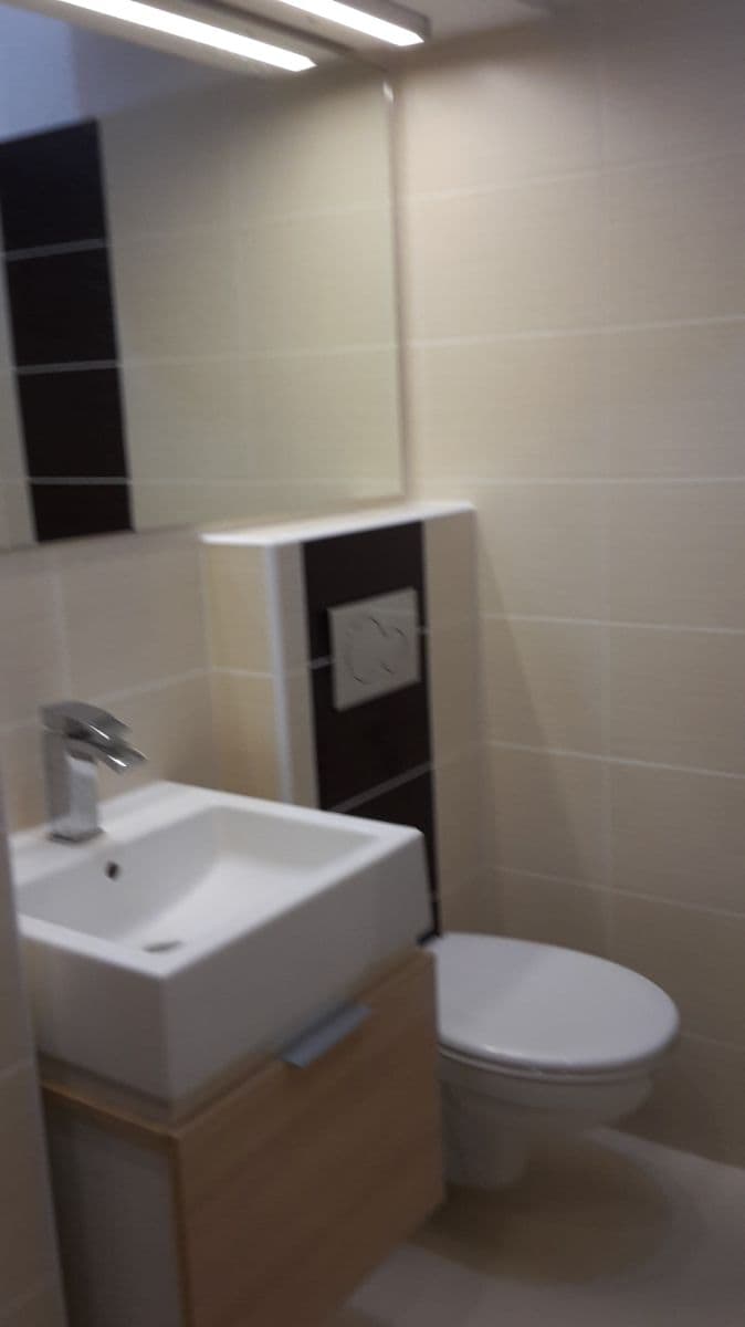 Prenájom bytu 2-izbový 38 m², Korunní, Praha, Praha Prenájom bytu 2-izbový 38 m², Korunní, Praha, Praha