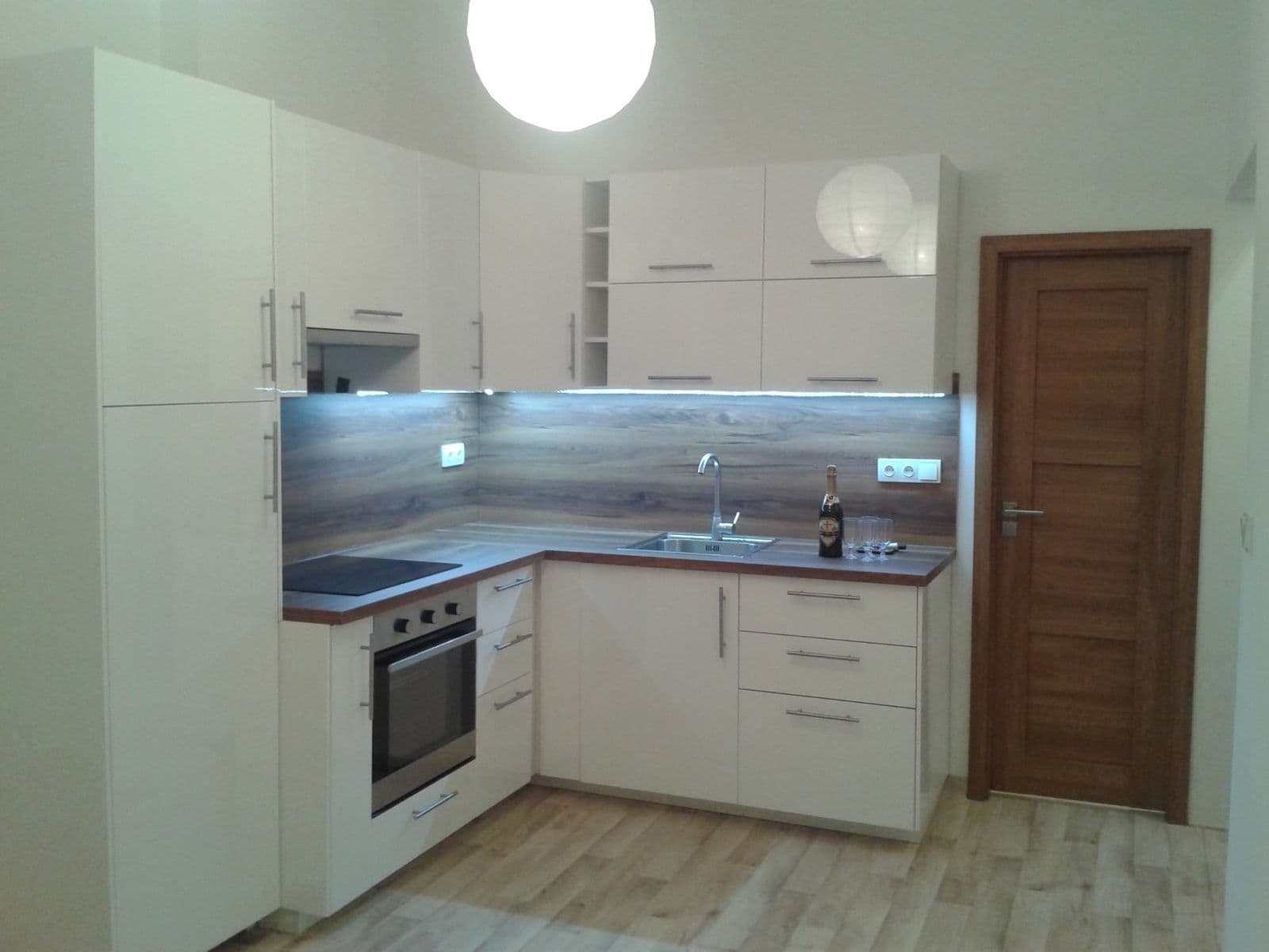 Prenájom bytu 2-izbový 38 m², Korunní, Praha, Praha Prenájom bytu 2-izbový 38 m², Korunní, Praha, Praha