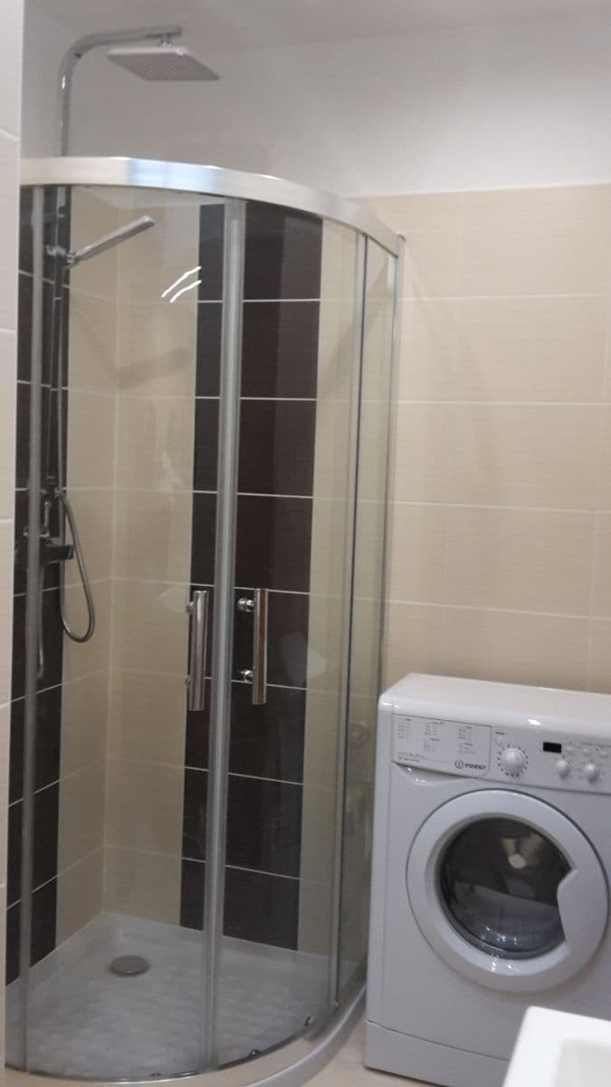 Prenájom bytu 2-izbový 38 m², Korunní, Praha, Praha Prenájom bytu 2-izbový 38 m², Korunní, Praha, Praha