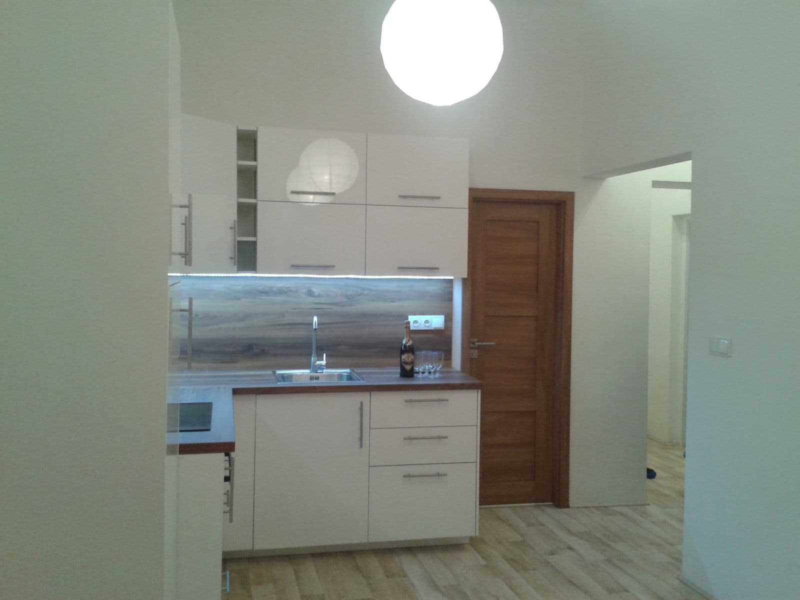 Prenájom bytu 2-izbový 38 m², Korunní, Praha, Praha Prenájom bytu 2-izbový 38 m², Korunní, Praha, Praha