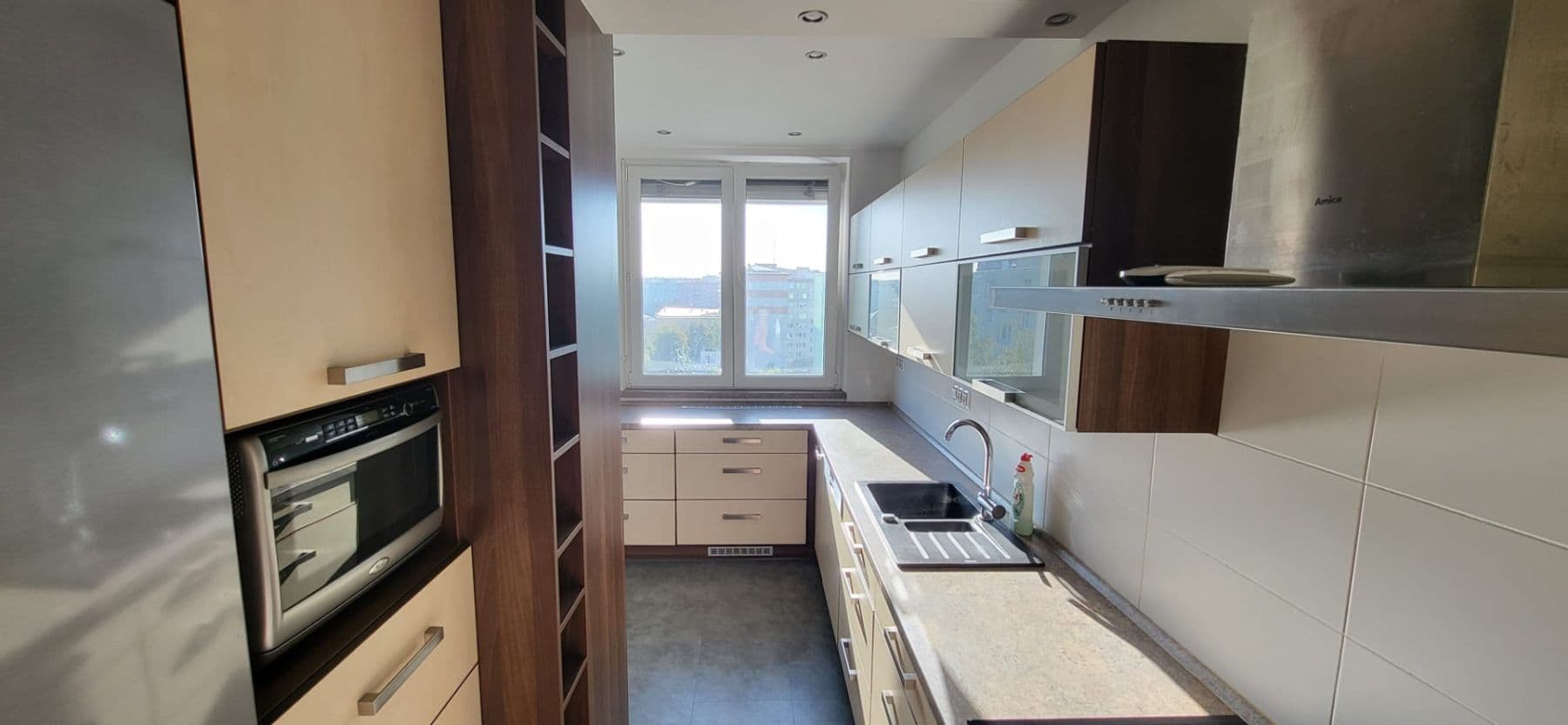 Prenájom bytu 4-izbový 87 m², Zikova, Olomouc, Olomoucký kraj Prenájom bytu 4-izbový 87 m², Zikova, Olomouc, Olomoucký kraj