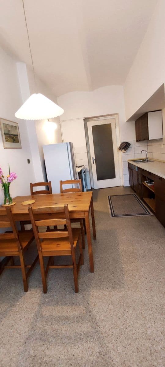 Prenájom bytu 2-izbový 60 m², Vinohradská, Praha, Praha Prenájom bytu 2-izbový 60 m², Vinohradská, Praha, Praha
