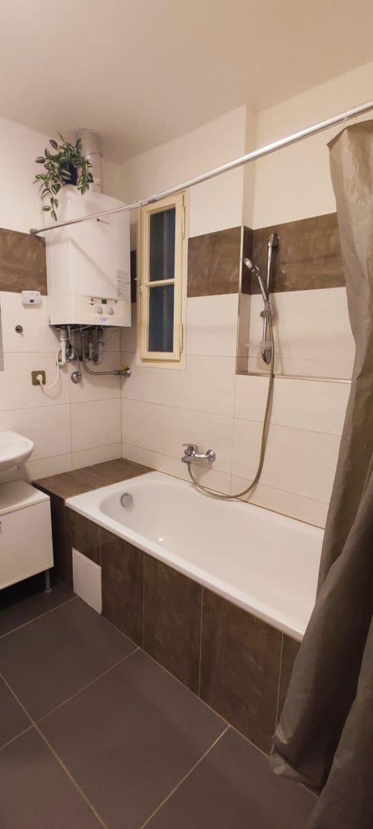 Prenájom bytu 2-izbový 60 m², Vinohradská, Praha, Praha Prenájom bytu 2-izbový 60 m², Vinohradská, Praha, Praha