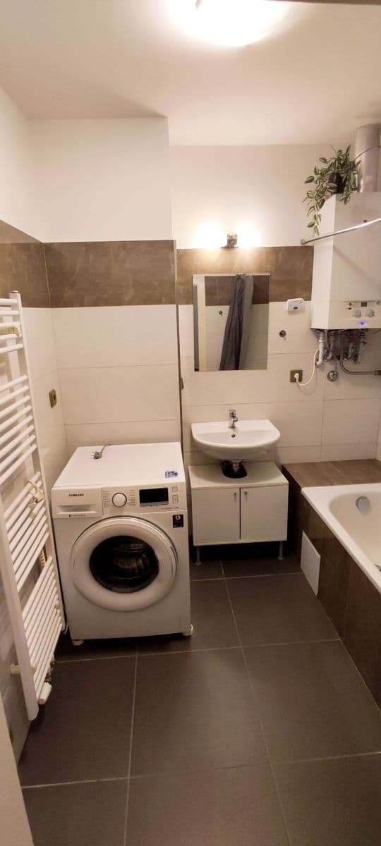 Prenájom bytu 2-izbový 60 m², Vinohradská, Praha, Praha Prenájom bytu 2-izbový 60 m², Vinohradská, Praha, Praha