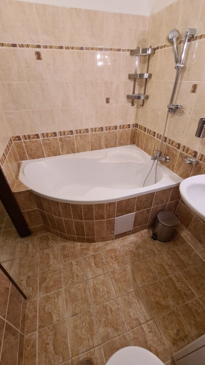 Prenájom bytu 2-izbový 48 m², Zelinářská, Praha, Praha Prenájom bytu 2-izbový 48 m², Zelinářská, Praha, Praha