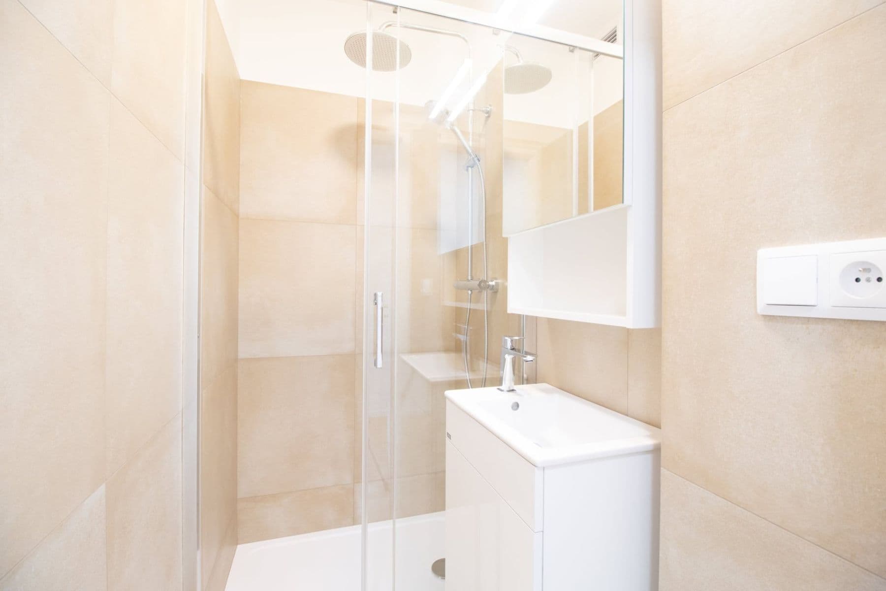 Prenájom bytu 1-izbový 28 m², Nad lesním divadlem, Praha, Praha Prenájom bytu 1-izbový 28 m², Nad lesním divadlem, Praha, Praha