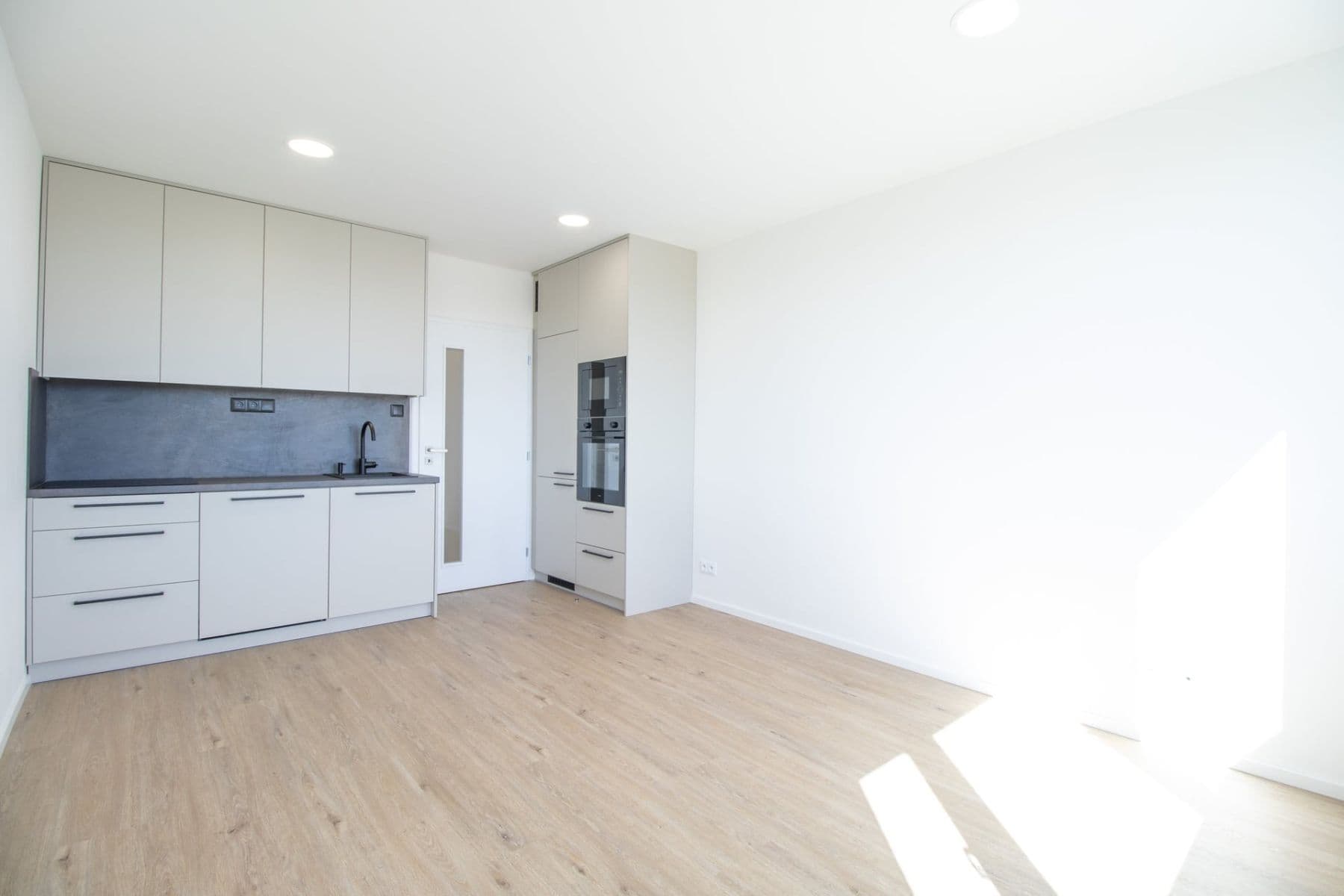 Prenájom bytu 1-izbový 28 m², Nad lesním divadlem, Praha, Praha Prenájom bytu 1-izbový 28 m², Nad lesním divadlem, Praha, Praha