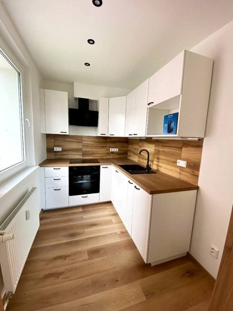 Prenájom bytu 1-izbový 40 m², Boženy Němcové, Jablonec nad Nisou, Liberecký kraj Prenájom bytu 1-izbový 40 m², Boženy Němcové, Jablonec nad Nisou, Liberecký kraj
