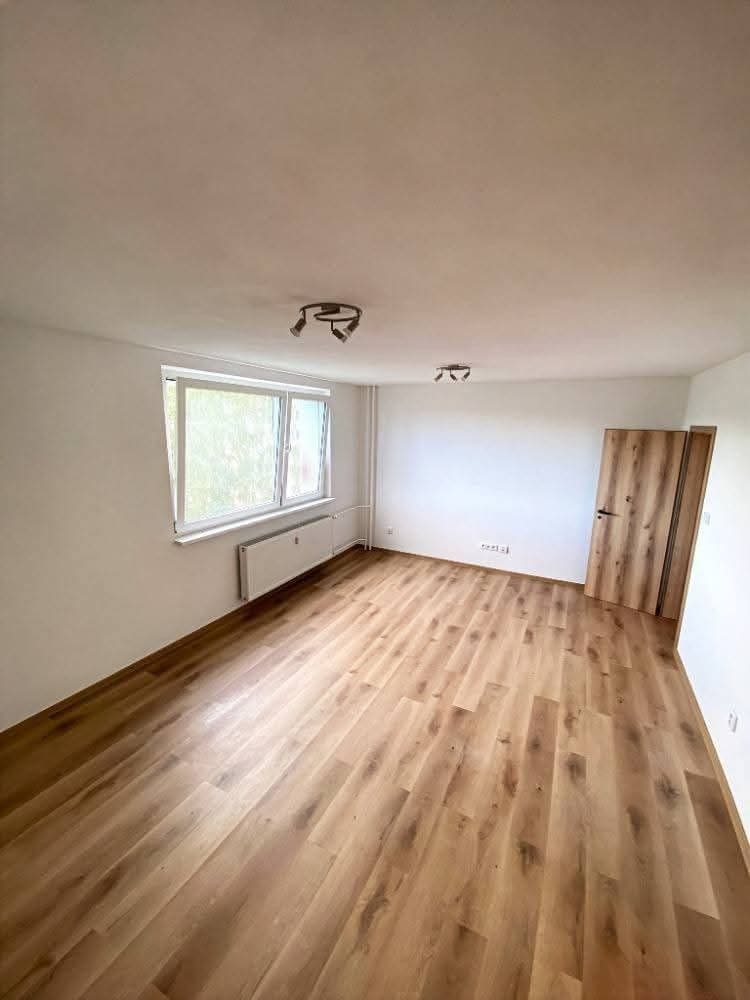 Prenájom bytu 1-izbový 40 m², Boženy Němcové, Jablonec nad Nisou, Liberecký kraj Prenájom bytu 1-izbový 40 m², Boženy Němcové, Jablonec nad Nisou, Liberecký kraj