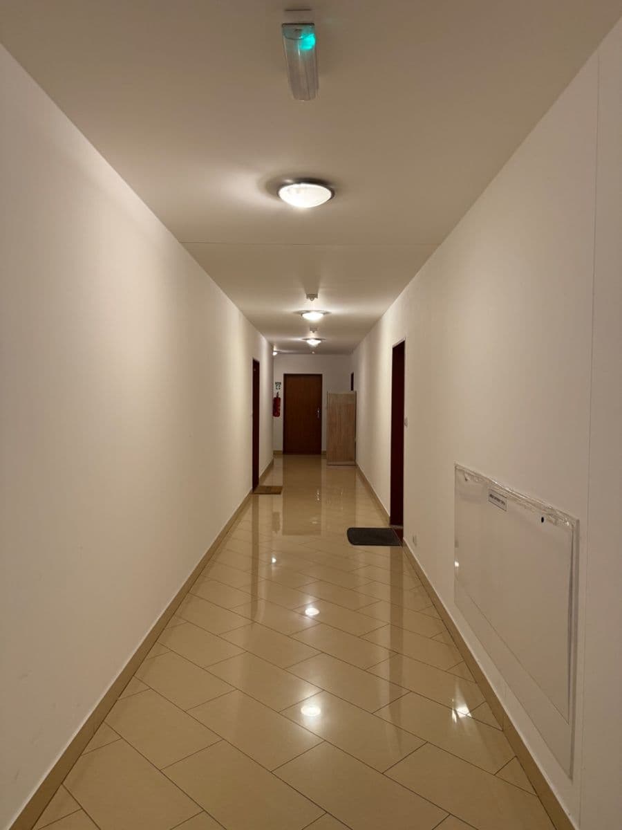 Prenájom bytu 1-izbový 33 m², Miroslava Hajna, Praha, Praha Prenájom bytu 1-izbový 33 m², Miroslava Hajna, Praha, Praha