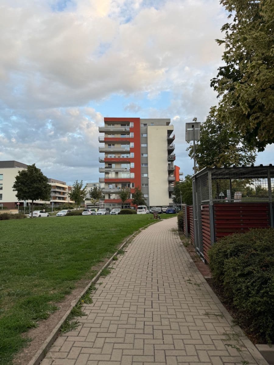 Prenájom bytu 1-izbový 33 m², Miroslava Hajna, Praha, Praha Prenájom bytu 1-izbový 33 m², Miroslava Hajna, Praha, Praha