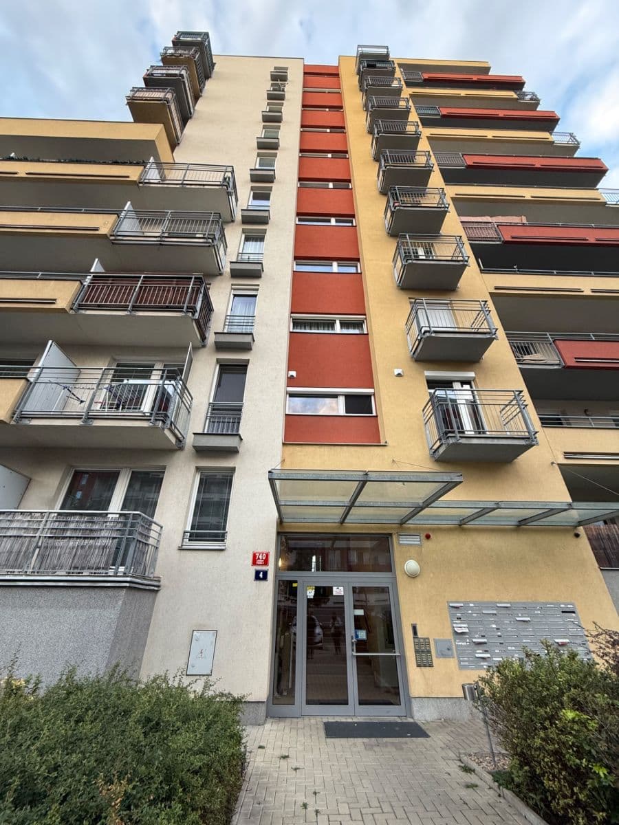Prenájom bytu 1-izbový 33 m², Miroslava Hajna, Praha, Praha Prenájom bytu 1-izbový 33 m², Miroslava Hajna, Praha, Praha