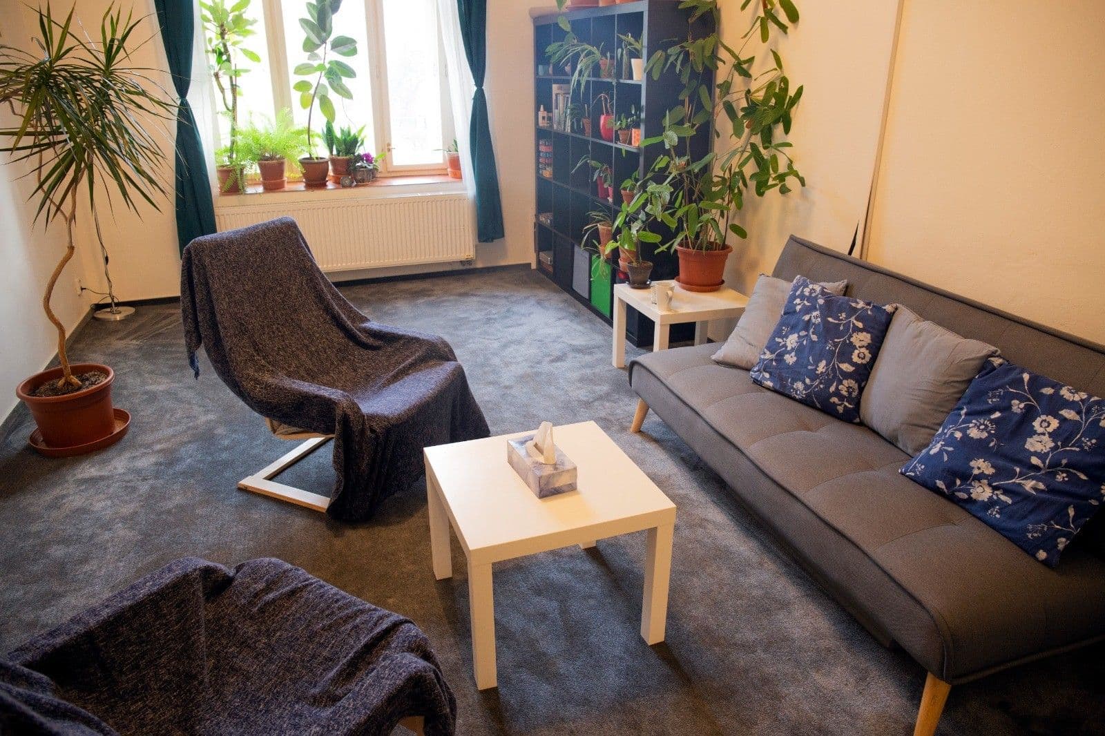 Prenájom bytu 2-izbový 40 m², 28. pluku, Praha, Praha Prenájom bytu 2-izbový 40 m², 28. pluku, Praha, Praha