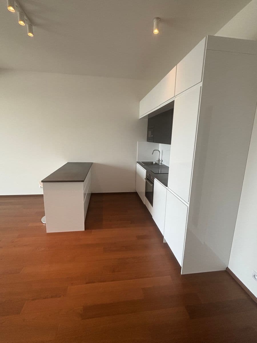 Predaj bytu 2-izbový 65 m², Jankovcova, Praha, Praha Predaj bytu 2-izbový 65 m², Jankovcova, Praha, Praha