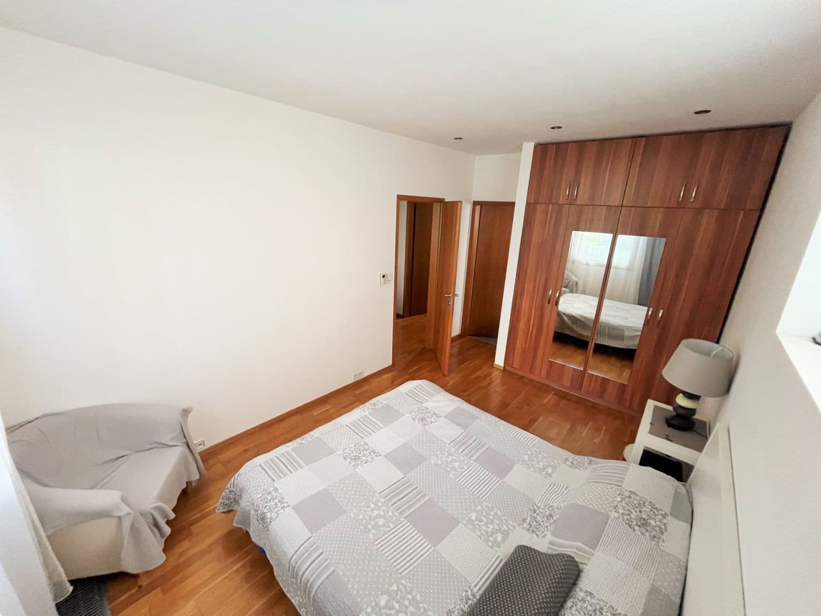 Prenájom bytu 2-izbový 51 m², Korunní, Praha, Praha Prenájom bytu 2-izbový 51 m², Korunní, Praha, Praha