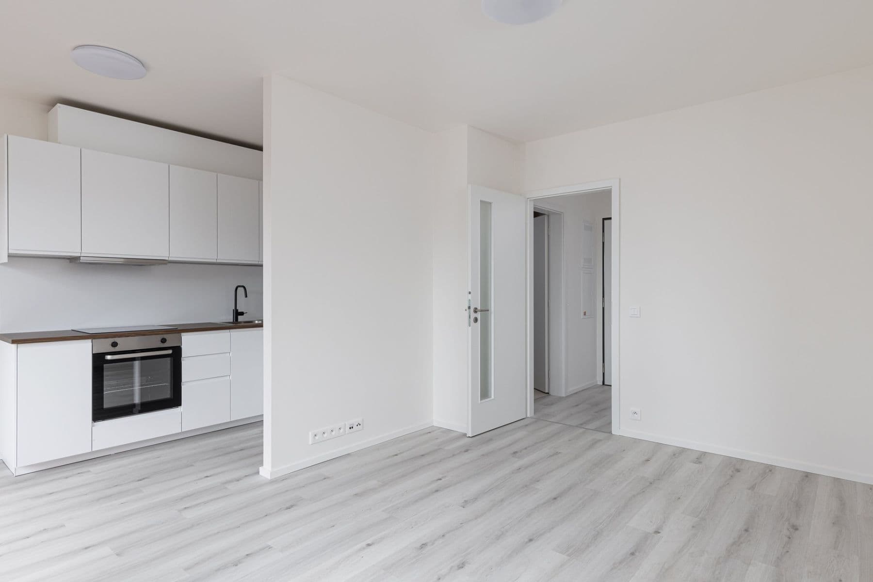 Prenájom bytu 1-izbový 36 m², Waltariho, Praha, Praha Prenájom bytu 1-izbový 36 m², Waltariho, Praha, Praha