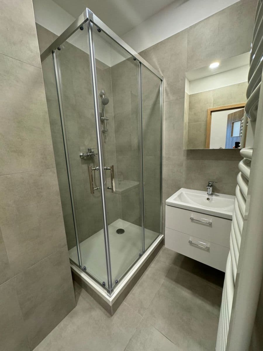 Prenájom bytu 1-izbový 34 m², Nad Primaskou, Praha, Praha Prenájom bytu 1-izbový 34 m², Nad Primaskou, Praha, Praha