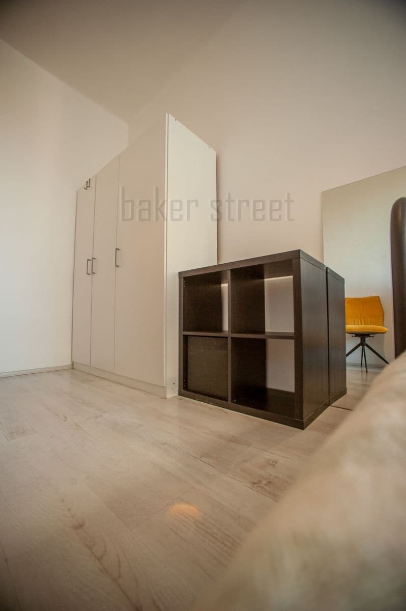 Prenájom bytu 1-izbový 24 m², Bělohorská, Praha, Praha Prenájom bytu 1-izbový 24 m², Bělohorská, Praha, Praha