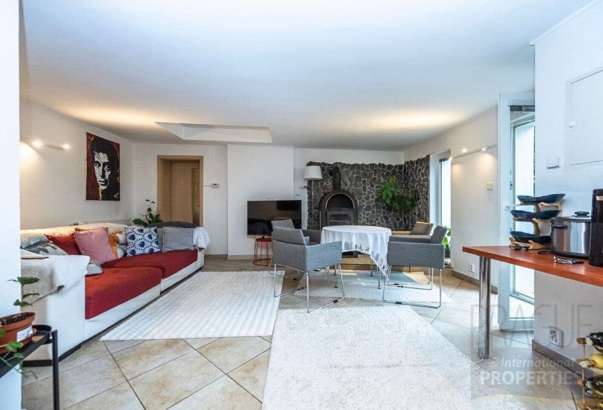 Prenájom domu 162 m², pozemok 636 m², Hájová, Praha, Praha Prenájom domu 162 m², pozemok 636 m², Hájová, Praha, Praha