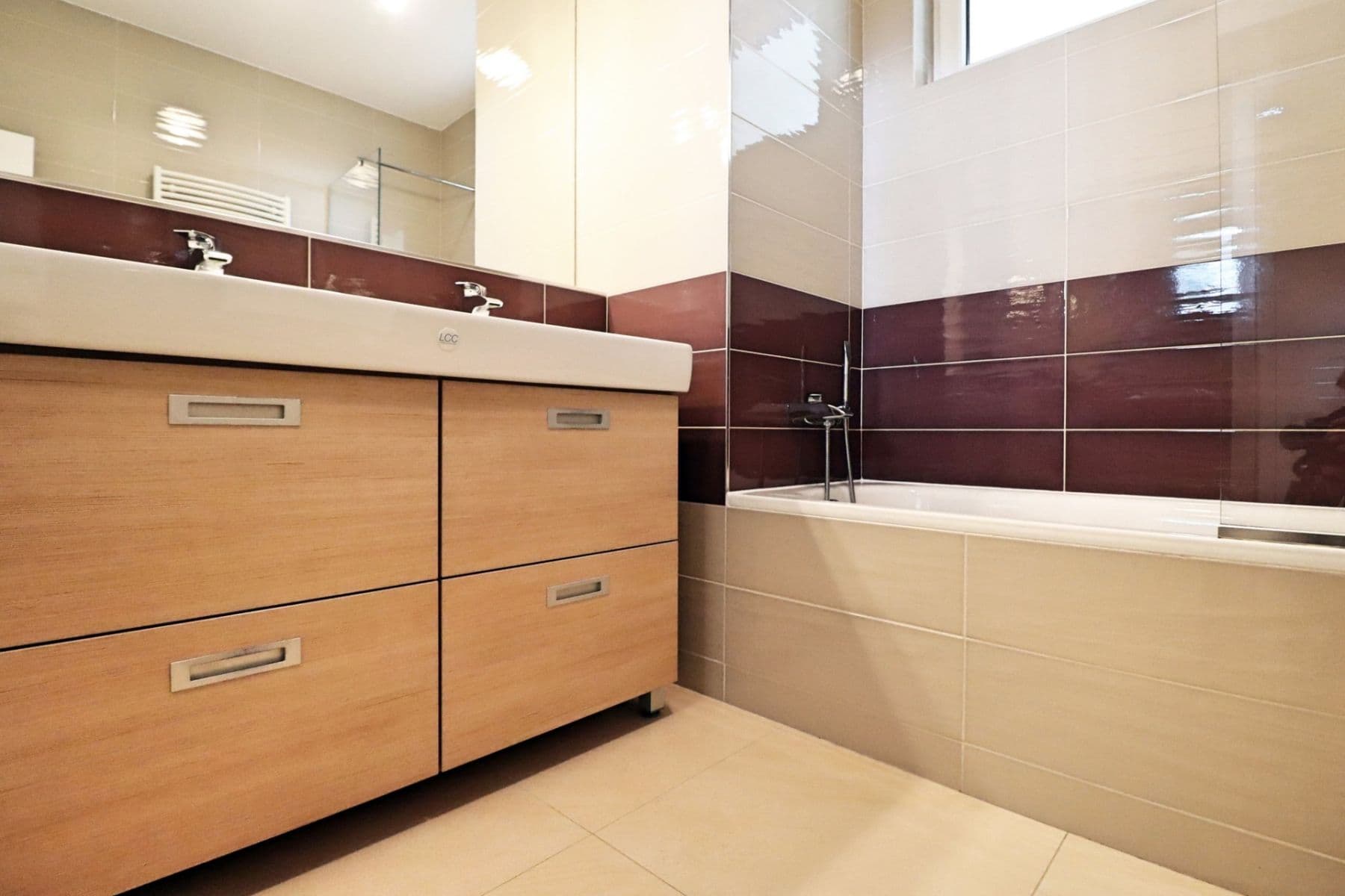 Prenájom bytu 4-izbový 97 m², Werichova, Praha, Praha Prenájom bytu 4-izbový 97 m², Werichova, Praha, Praha