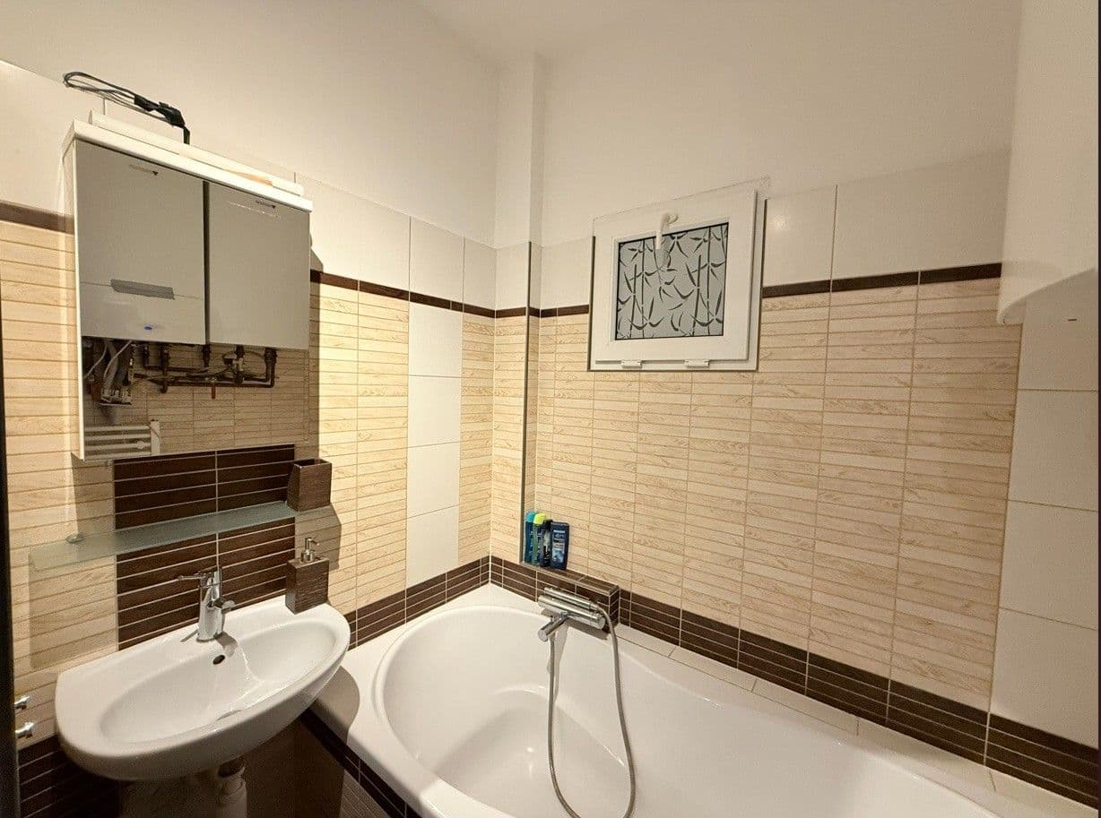Prenájom bytu 2-izbový 50 m², Kralická, Praha, Praha Prenájom bytu 2-izbový 50 m², Kralická, Praha, Praha
