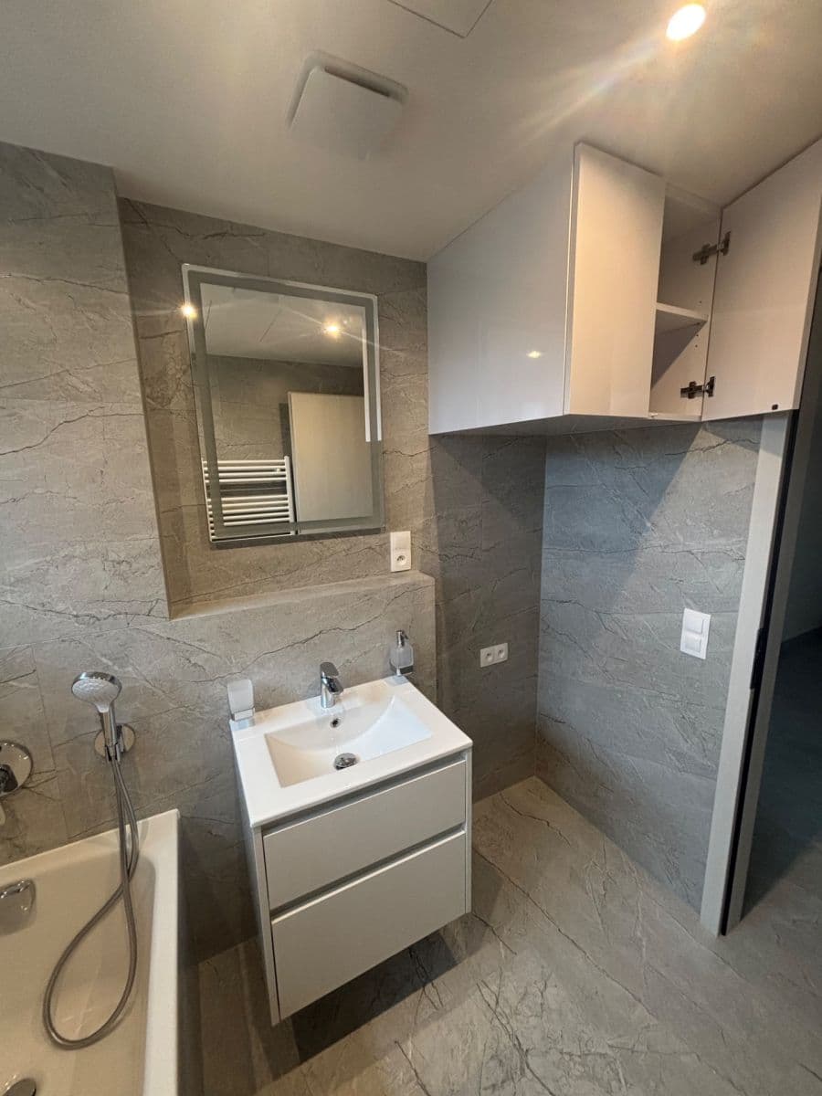 Prenájom bytu 3-izbový 72 m², Kárníkova, Praha, Praha Prenájom bytu 3-izbový 72 m², Kárníkova, Praha, Praha