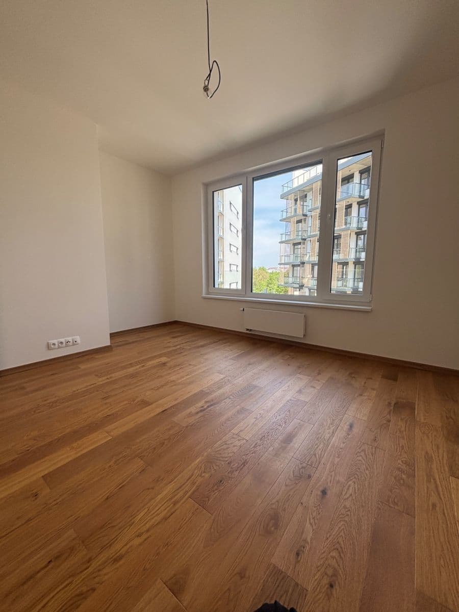 Prenájom bytu 3-izbový 72 m², Kárníkova, Praha, Praha Prenájom bytu 3-izbový 72 m², Kárníkova, Praha, Praha