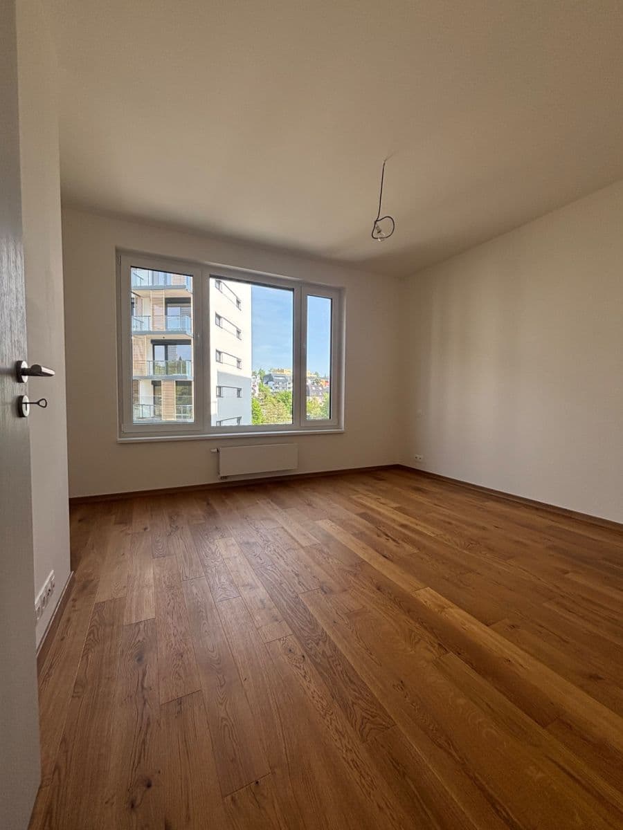 Prenájom bytu 3-izbový 72 m², Kárníkova, Praha, Praha Prenájom bytu 3-izbový 72 m², Kárníkova, Praha, Praha
