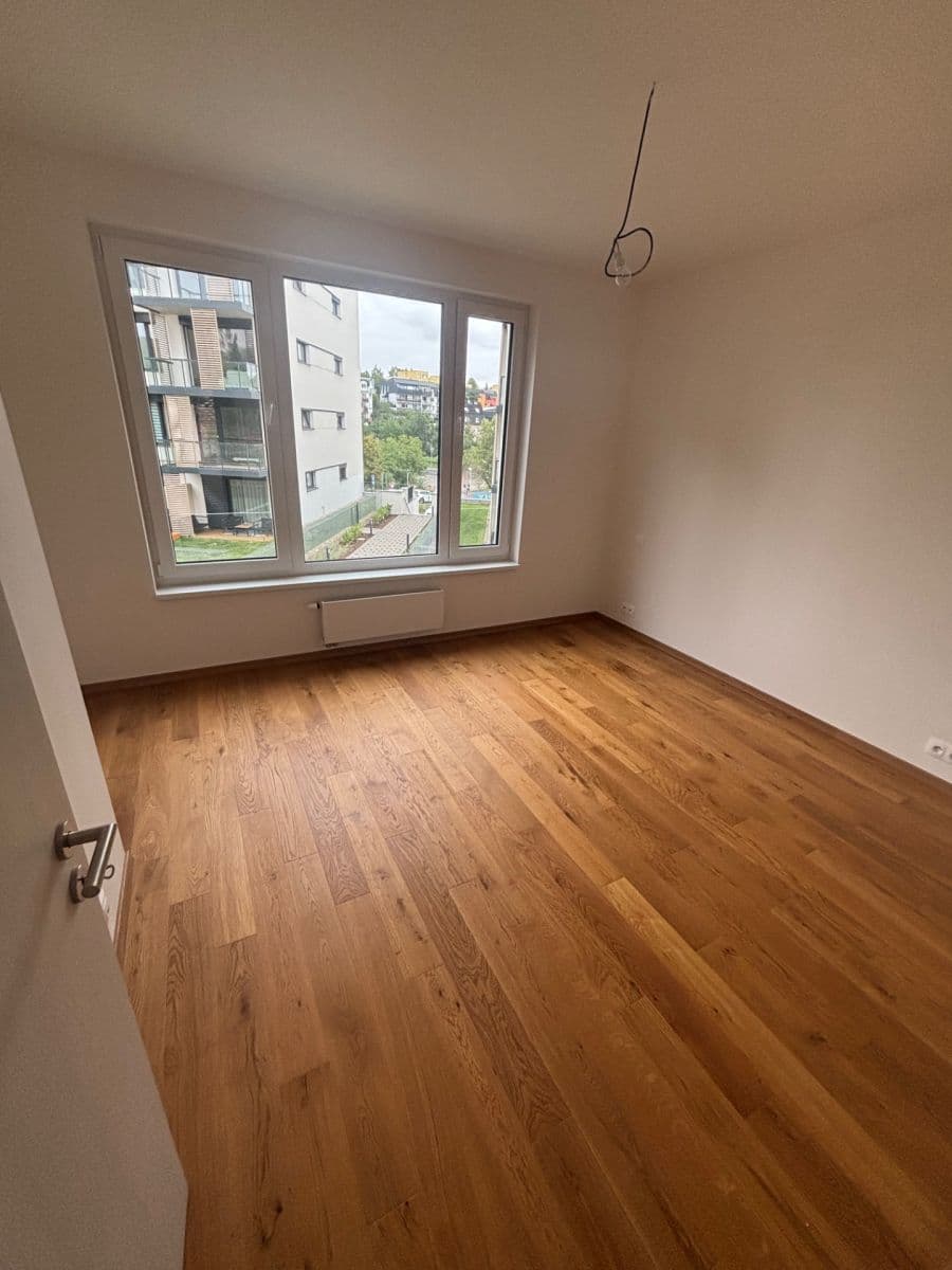 Prenájom bytu 3-izbový 72 m², Kárníkova, Praha, Praha Prenájom bytu 3-izbový 72 m², Kárníkova, Praha, Praha