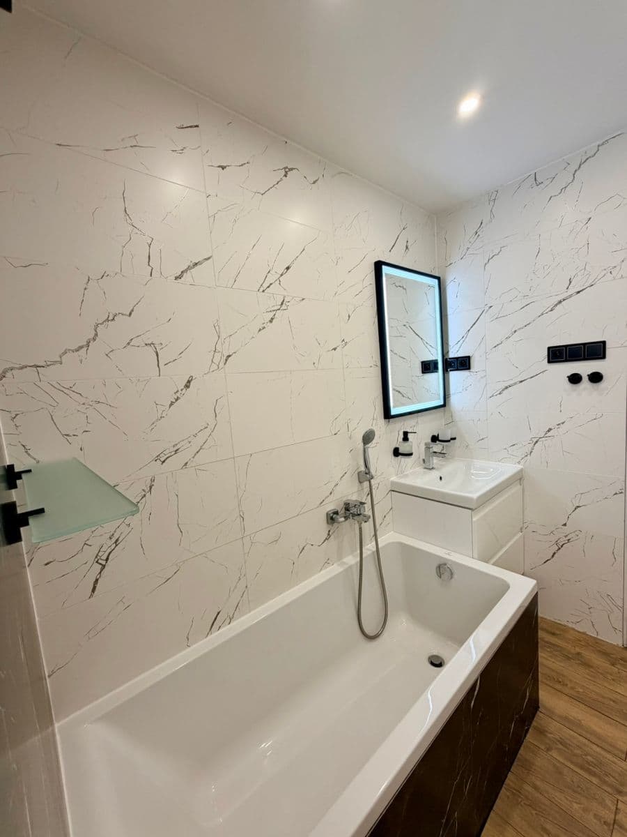 Predaj bytu 3-izbový 72 m², Boršovská, České Budějovice, Jihočeský kraj Predaj bytu 3-izbový 72 m², Boršovská, České Budějovice, Jihočeský kraj