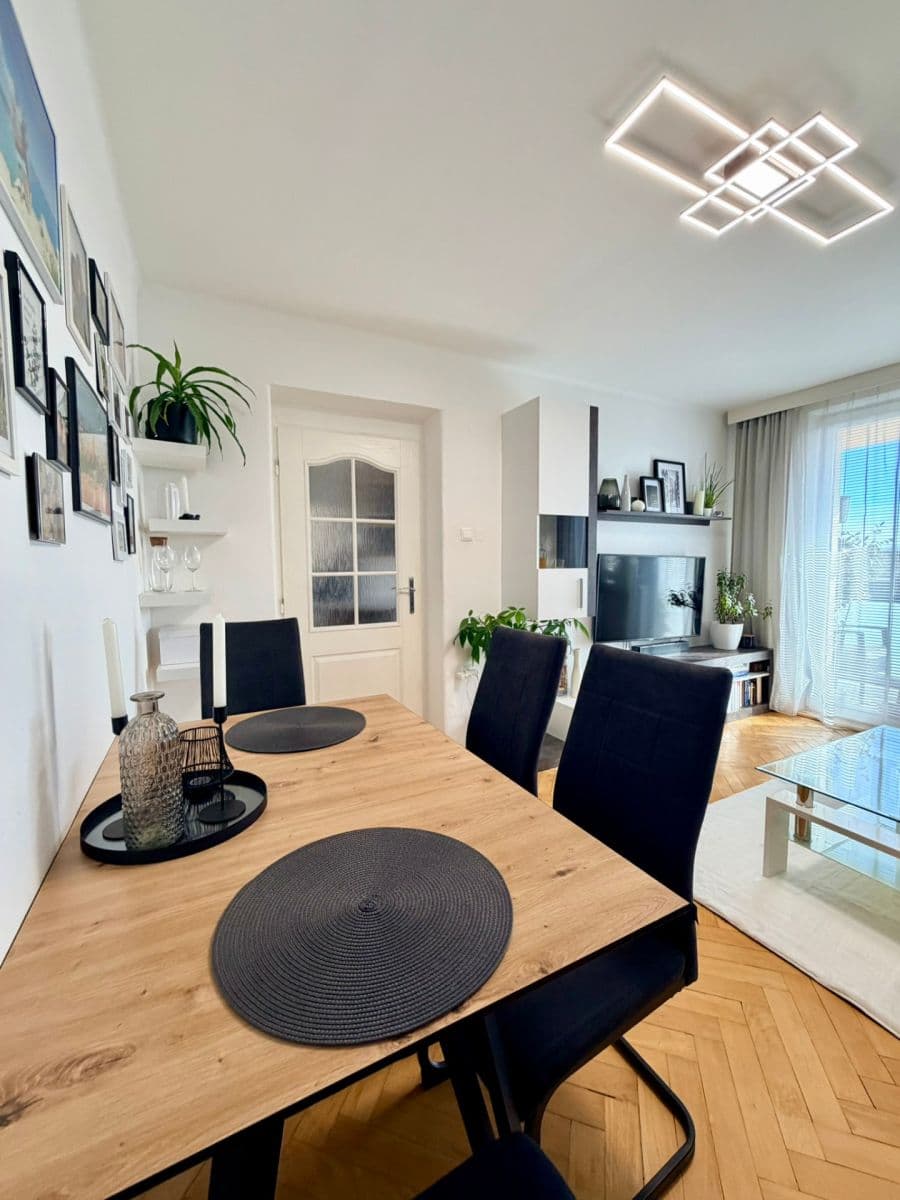 Predaj bytu 3-izbový 72 m², Boršovská, České Budějovice, Jihočeský kraj Predaj bytu 3-izbový 72 m², Boršovská, České Budějovice, Jihočeský kraj