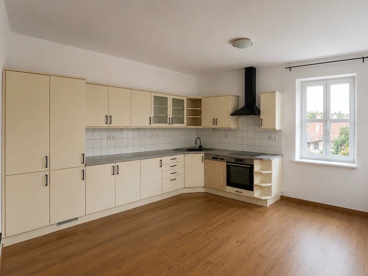 Prenájom bytu 3-izbový 119 m², Sadová, Písek, Jihočeský kraj Prenájom bytu 3-izbový 119 m², Sadová, Písek, Jihočeský kraj