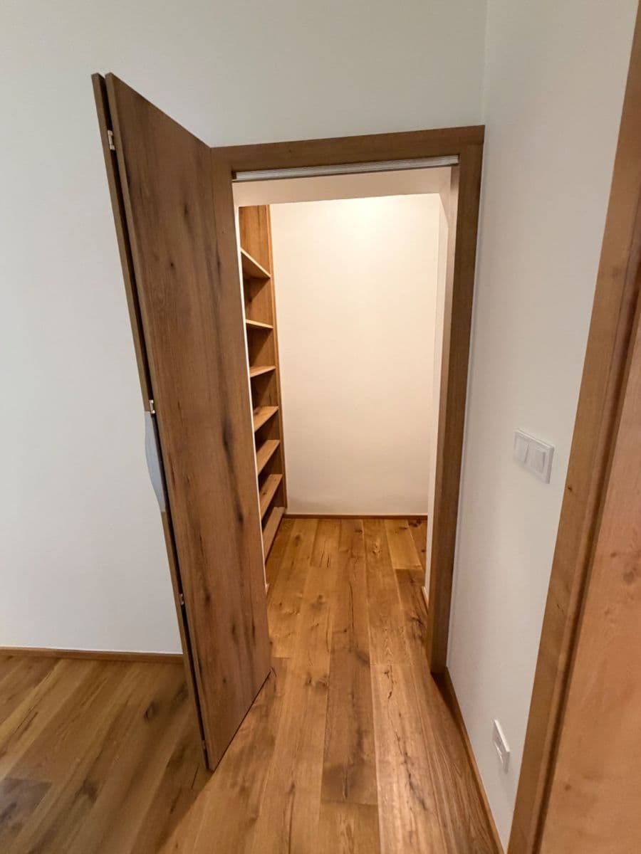 Prenájom bytu 2-izbový 60 m², Pod Fialkou, Praha, Praha Prenájom bytu 2-izbový 60 m², Pod Fialkou, Praha, Praha