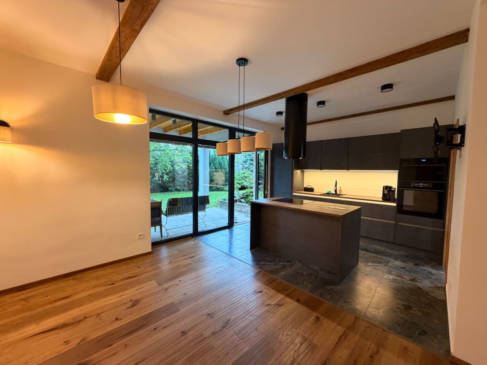 Prenájom bytu 2-izbový 60 m², Pod Fialkou, Praha, Praha Prenájom bytu 2-izbový 60 m², Pod Fialkou, Praha, Praha